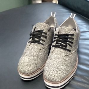 🌻ELLEN DEGENERES "LOVE" LOAFER STYLE SHOES..VERY GOOD USED SHAPE. NICE STYLE!